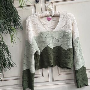 Gorgeous Sweater in Greens and Cream Size M